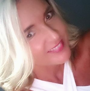 Meet your Posher, Caryn